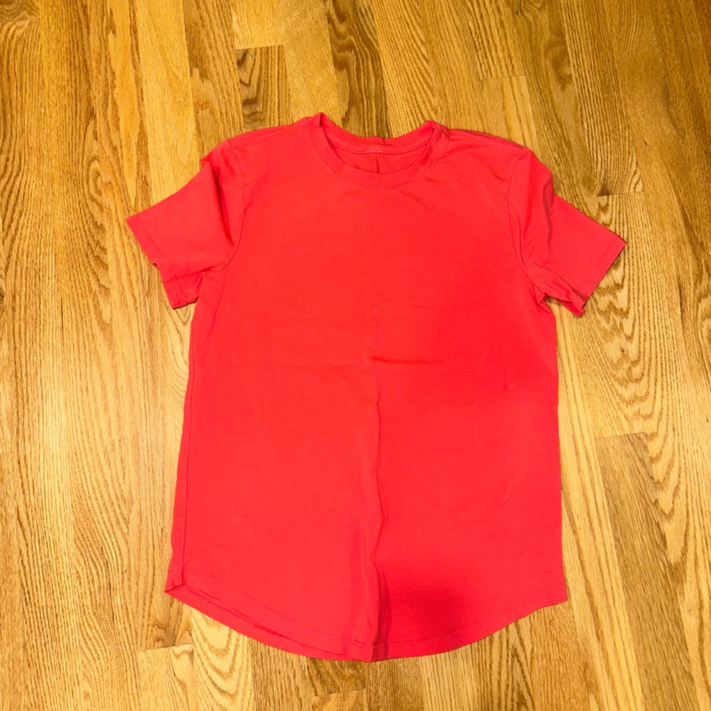lululemon athletica lipgloss t-shirt